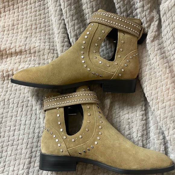 ZARA Suede buckle stud booties - Picture 2 of 9